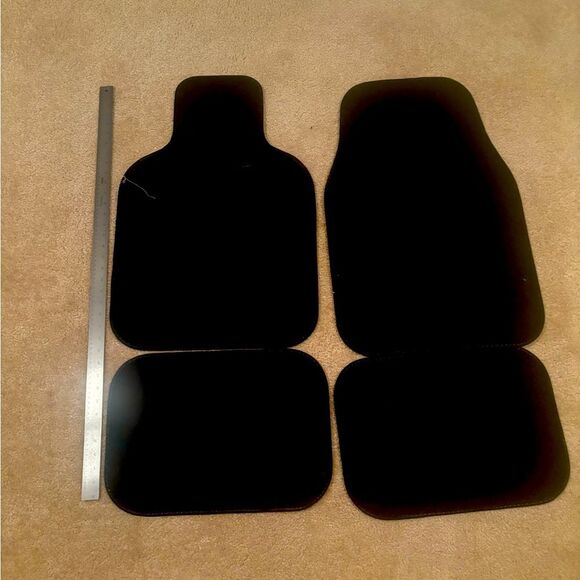 Four-Piece Complete Set of Universal Fit Carpet Floor Mats. - Picture 1 of 1
